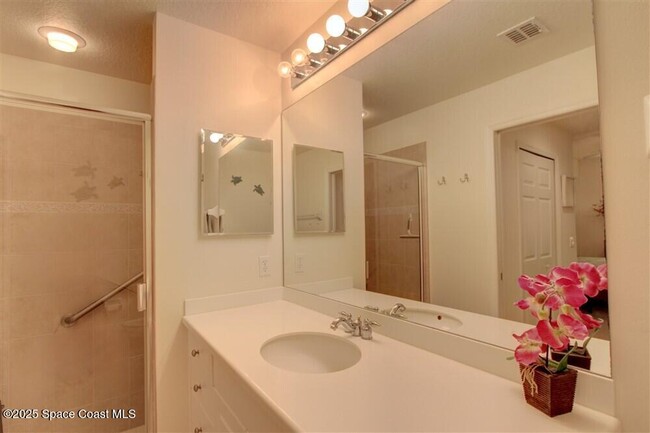 Building Photo - 6858 Toland Dr