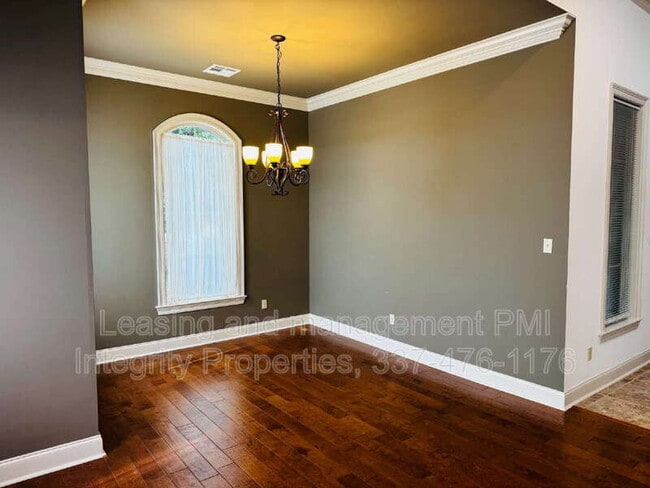 Building Photo - 106 Shadow Springs Dr