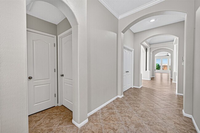 Building Photo - 1103 Parkhaven Ln