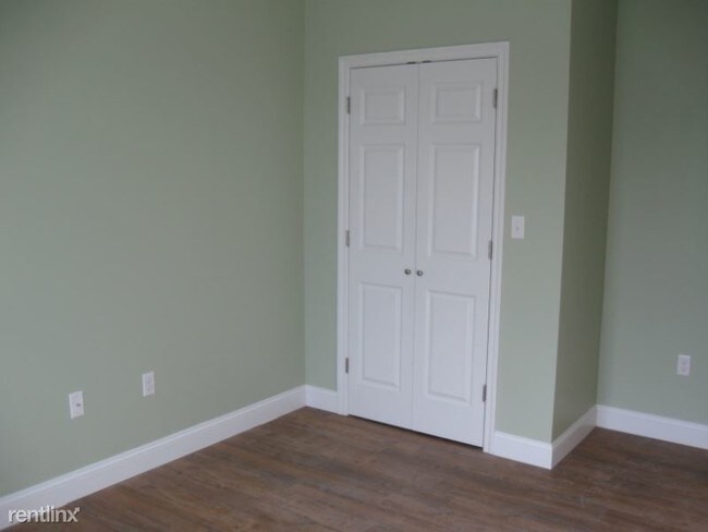 Building Photo - 1 br, 1 bath Apartment - 2 South Grove Street