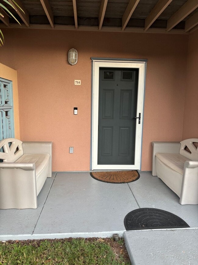 Building Photo - Move-In Ready 2BR/2BA Condo – Fully Furnished, AC, Washer/Dryer, 2 Parking stalls