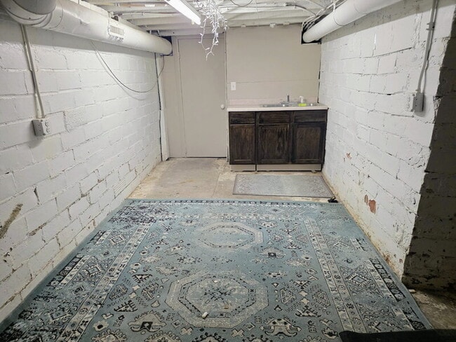 Building Photo - 114 N 5th St