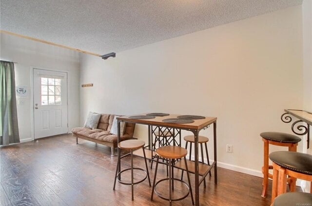 Building Photo - Charming Two-story, 1 bed, 1 Bath Townhome...