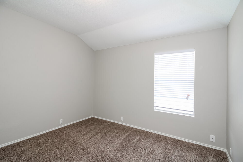 Building Photo - 216 High Pointe Ln