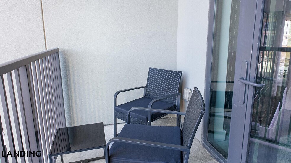 Building Photo - 1007 S Mint St