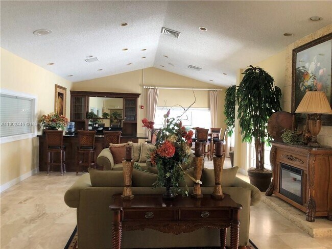 Building Photo - 3470 Pinewalk Dr N