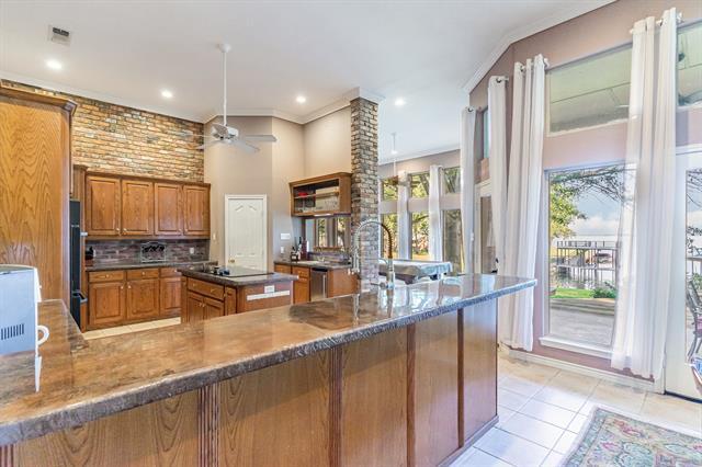 Building Photo - 355 Beachside Dr