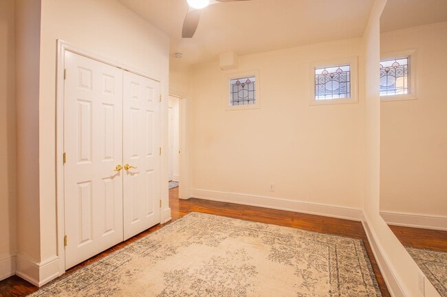 Building Photo - Stunning 2 BR/2 BA Condo in Dupont Circle!