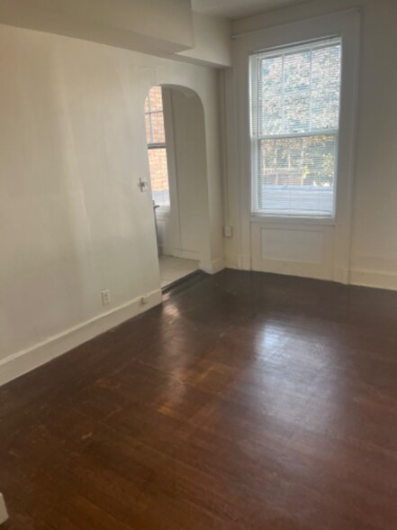 Building Photo - 40 Academy St