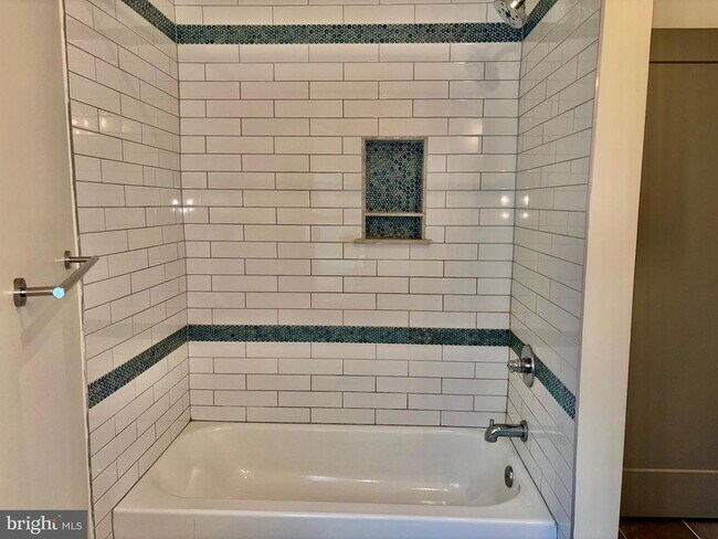 Building Photo - 6601 Ridge Ave