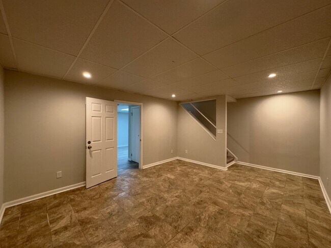 Building Photo - Charming 3 Bedroom/2.5 Bathroom in Parkville, MD!