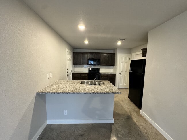 Building Photo - 1415 Shoshoni Trail