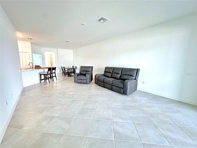 Building Photo - 8225 Shr Lk Dr