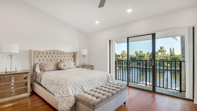 Building Photo - 240 Captains Walk