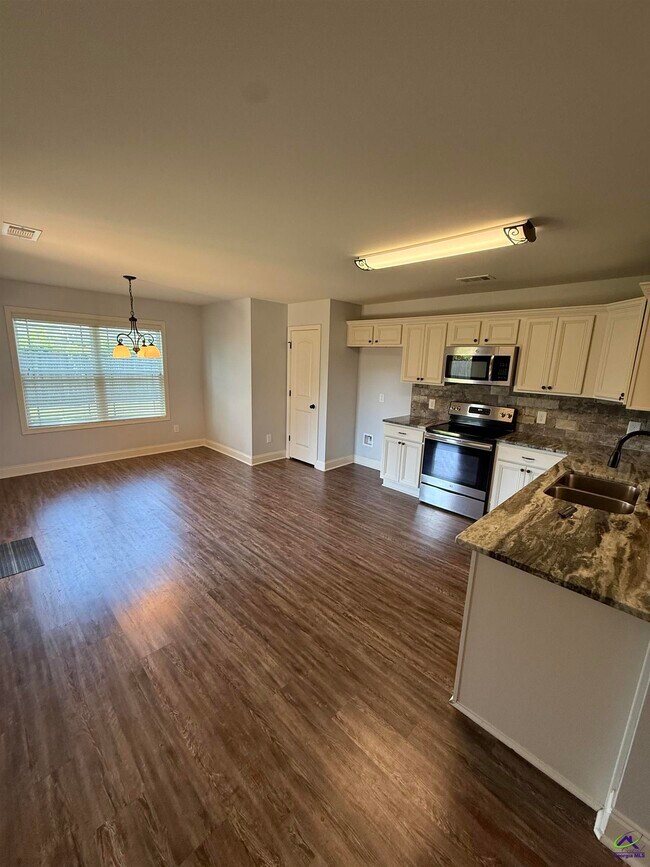 Building Photo - 109 Milford Cir