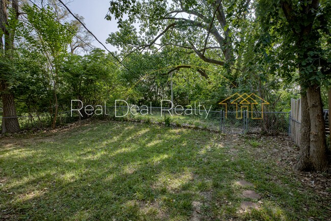 Building Photo - 3345 N 36th Ave