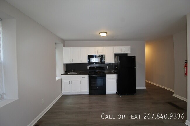 Building Photo - 1016-1018 S 52nd St-18.1A