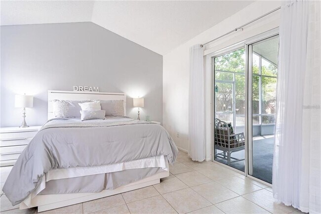 Building Photo - 767 Meadowside Ct