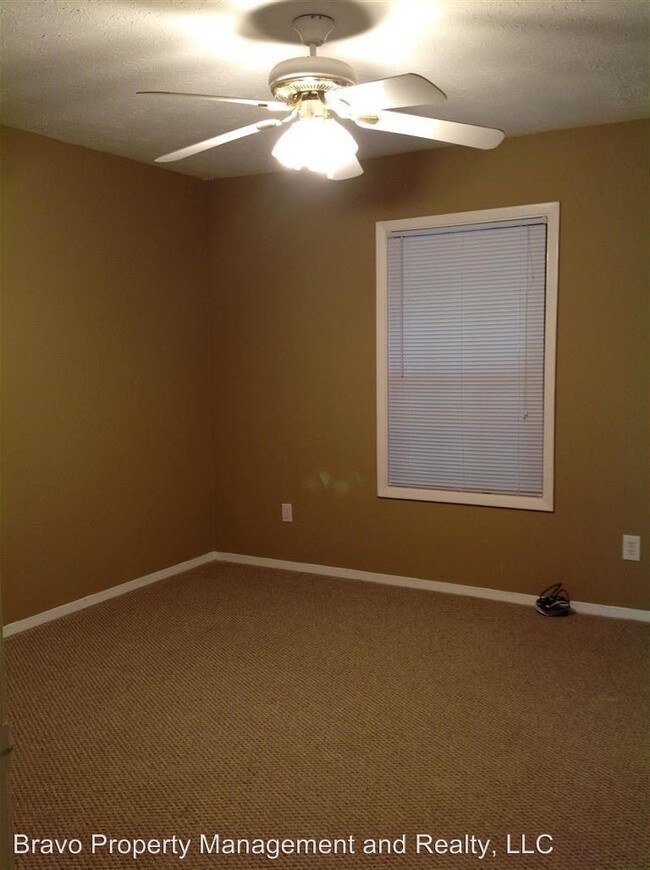 Building Photo - 3072-3078 Destin Cir