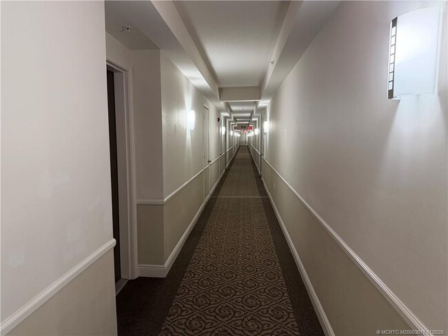 Building Photo - 610 Clematis St