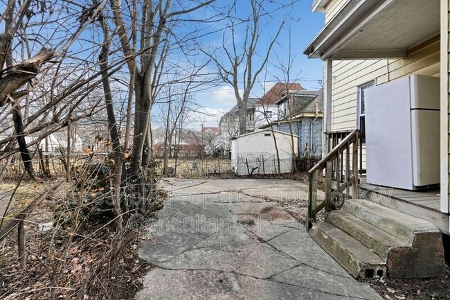 Building Photo - 60 E Patterson Ave