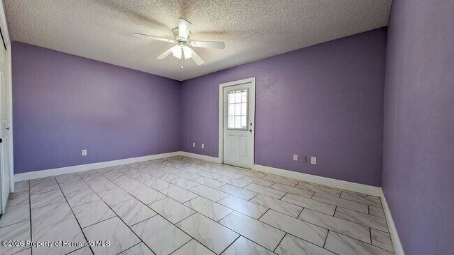 Building Photo - 122 Galiano Ct