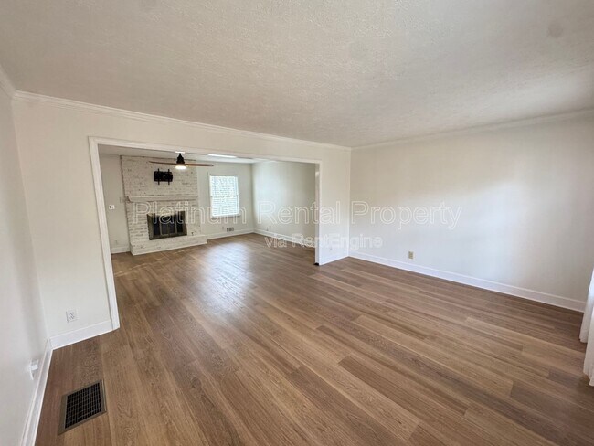 Building Photo - 4007 Shady Cir NW