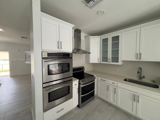 Building Photo - 26514 SW 138th Ave