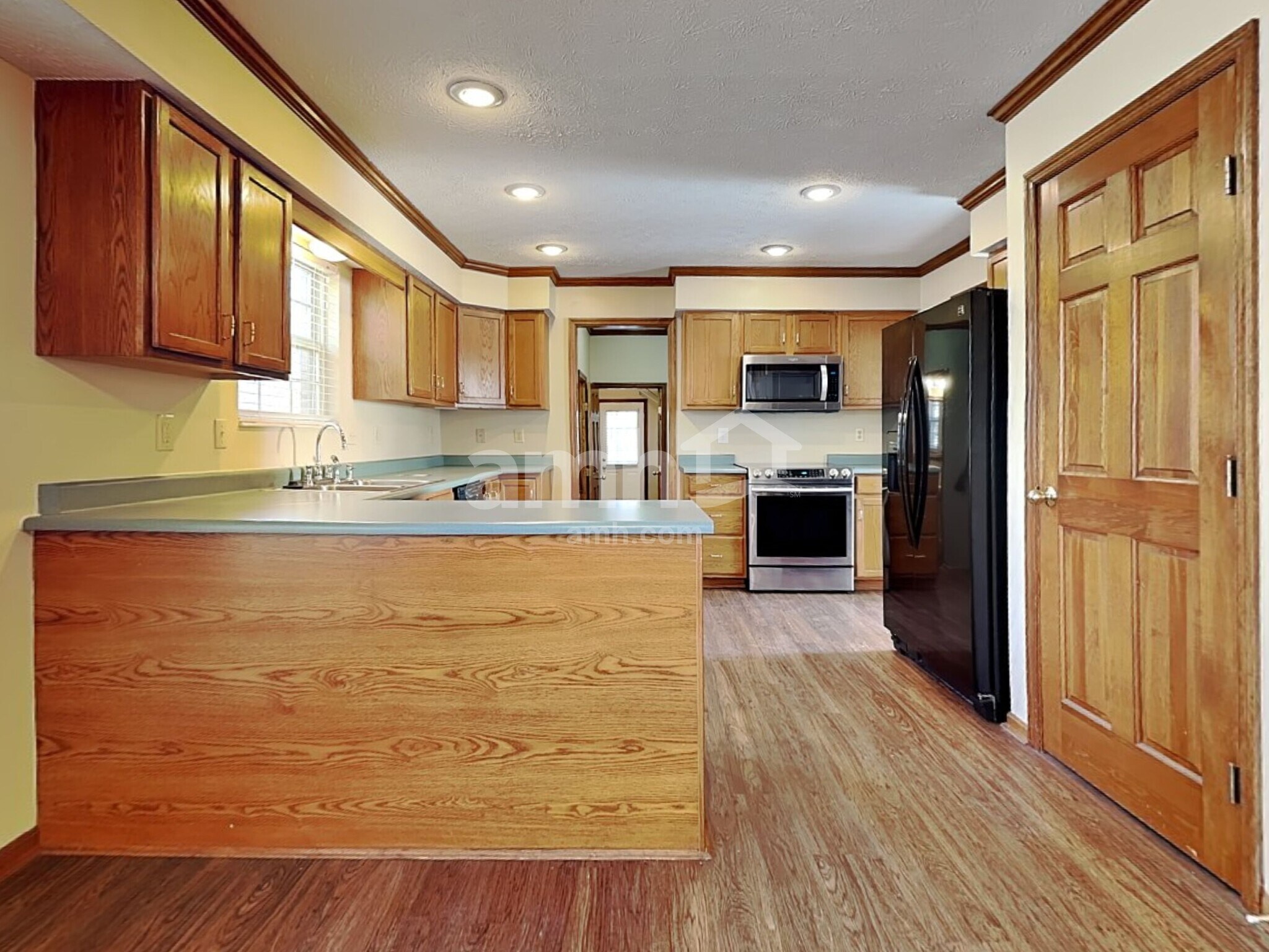 Building Photo - 6471 Willow Bend Dr