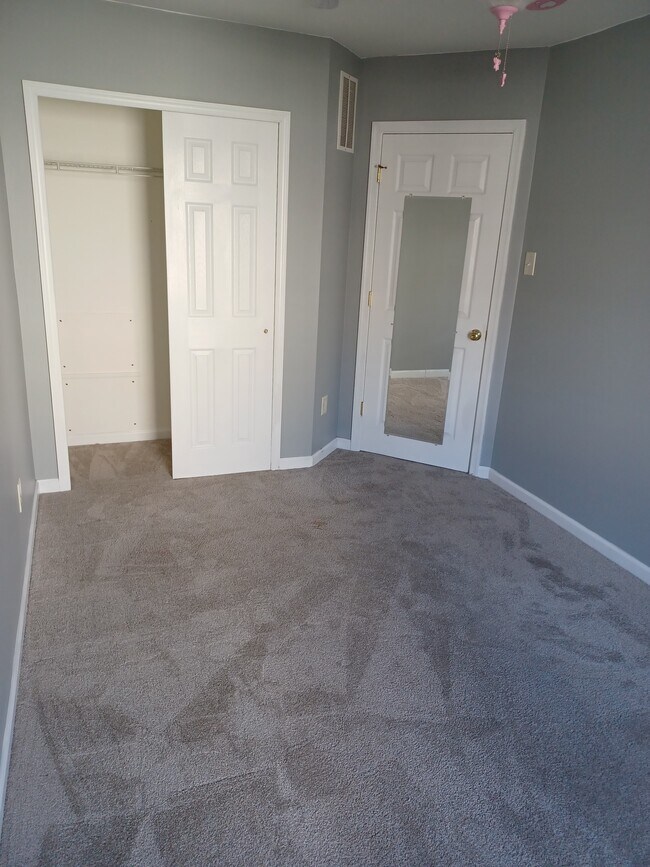 2nd bedroom with double door closet - 116 E Moreland Ave