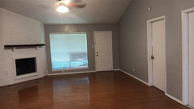 Building Photo - 7107 Briarfield Dr