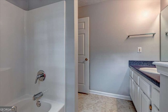 Building Photo - 3790 Benjamin Ct SW