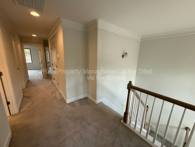 Building Photo - 3833 Thistleberry Rd