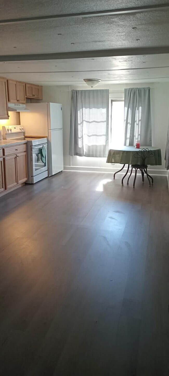 Building Photo - 4510 Granada Ave