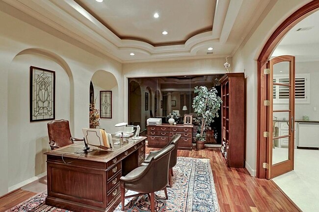 Building Photo - 11101 S Country Squire