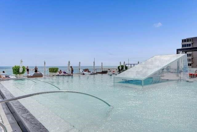 Building Photo - 3101 Bayshore Dr