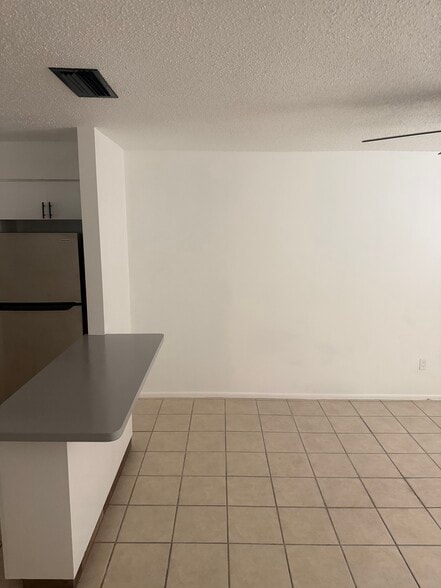 Building Photo - 909 E Humphrey St