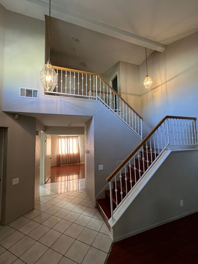 Building Photo - Spacious 4-Bedroom + Office Home in Desirable HOA Community Near New Shopping & Costco