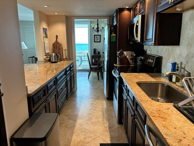 Building Photo - 3570 S Ocean Blvd