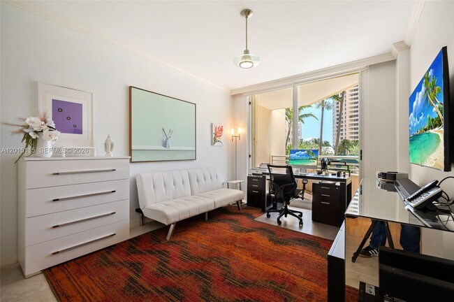 Building Photo - 888 Brickell Key Dr