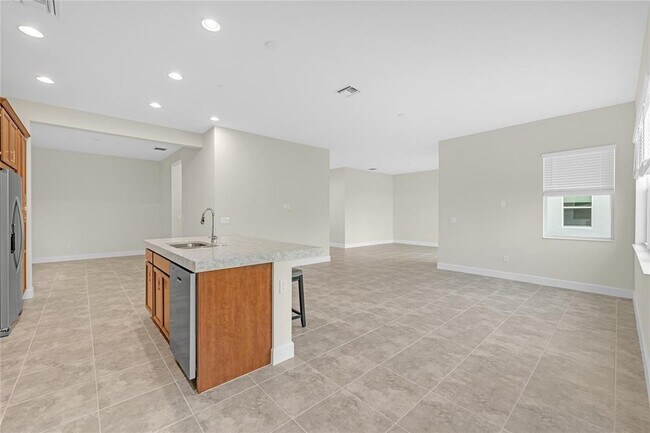 Building Photo - 14965 RedCove Pl