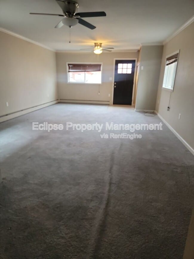 Building Photo - 805 3rd St