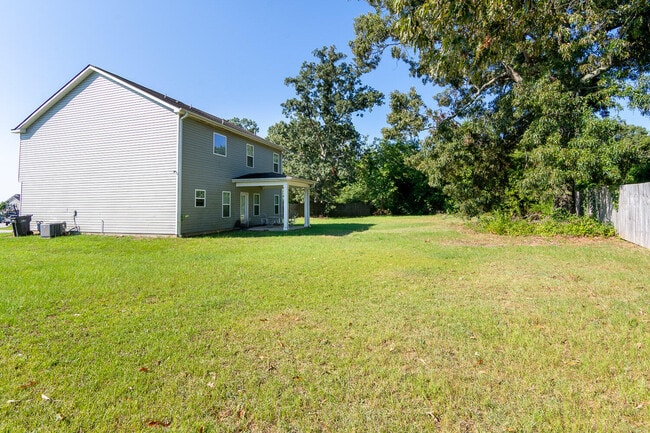 Building Photo - 1342 York Dr