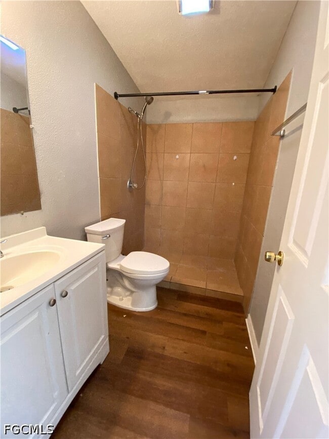 Building Photo - 2210 Cantor Ln