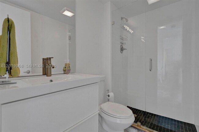 Building Photo - 20515 E Country Club Dr