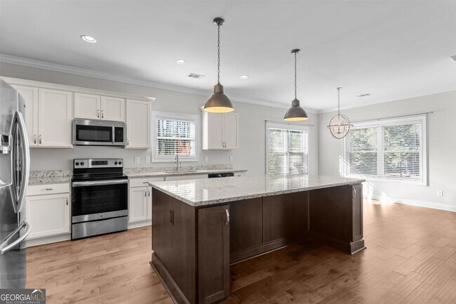 Building Photo - 1000 McInteer Cir