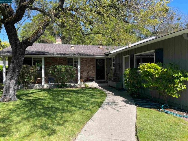 Building Photo - 926 Moon Ct