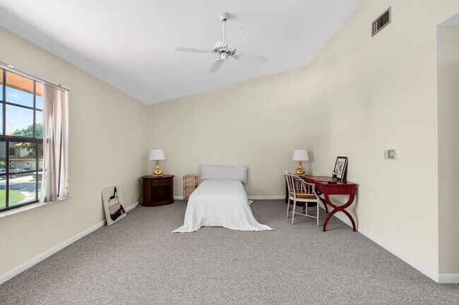 Building Photo - 7865 La Mirada Dr