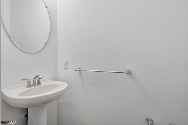 Building Photo - 3 Weber Ave