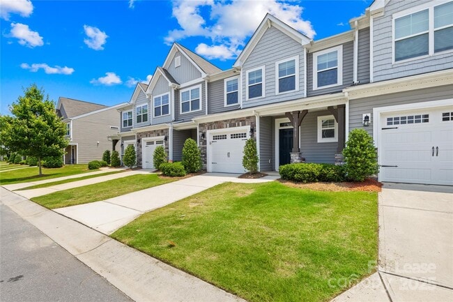 Building Photo - 15013 Savannah Hall Dr